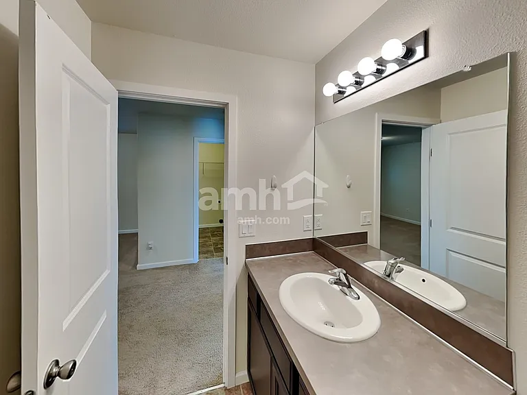 414 Gorge Ct — Photo 17