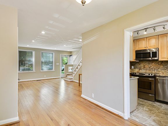 5th image of 3558 S Stafford St