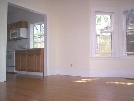 4th image of 186 Norfolk St #2