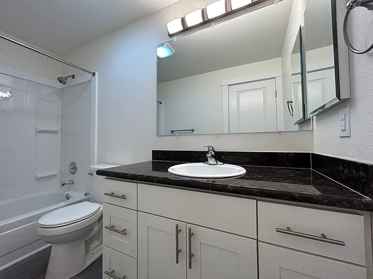 Olympic View Apartments — Photo 35