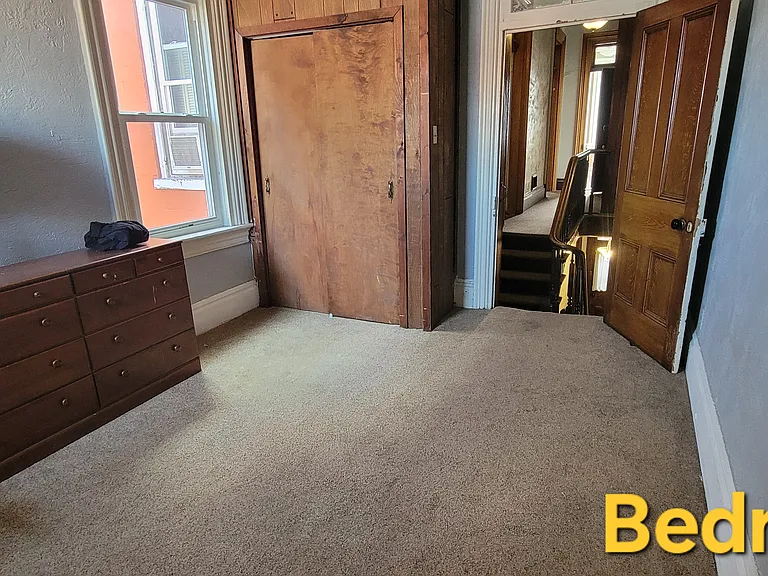 2323 Sarah St — Photo 18