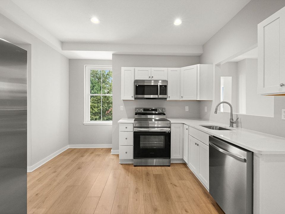 1st image of 14 Dock St #3E