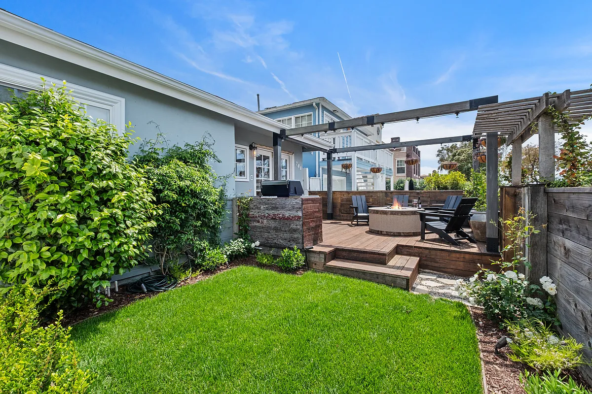 708 Avocado Ave — Photo 3