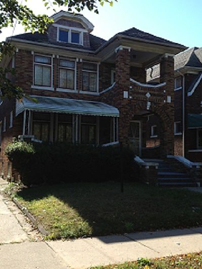 1st image of 2705 Leslie St