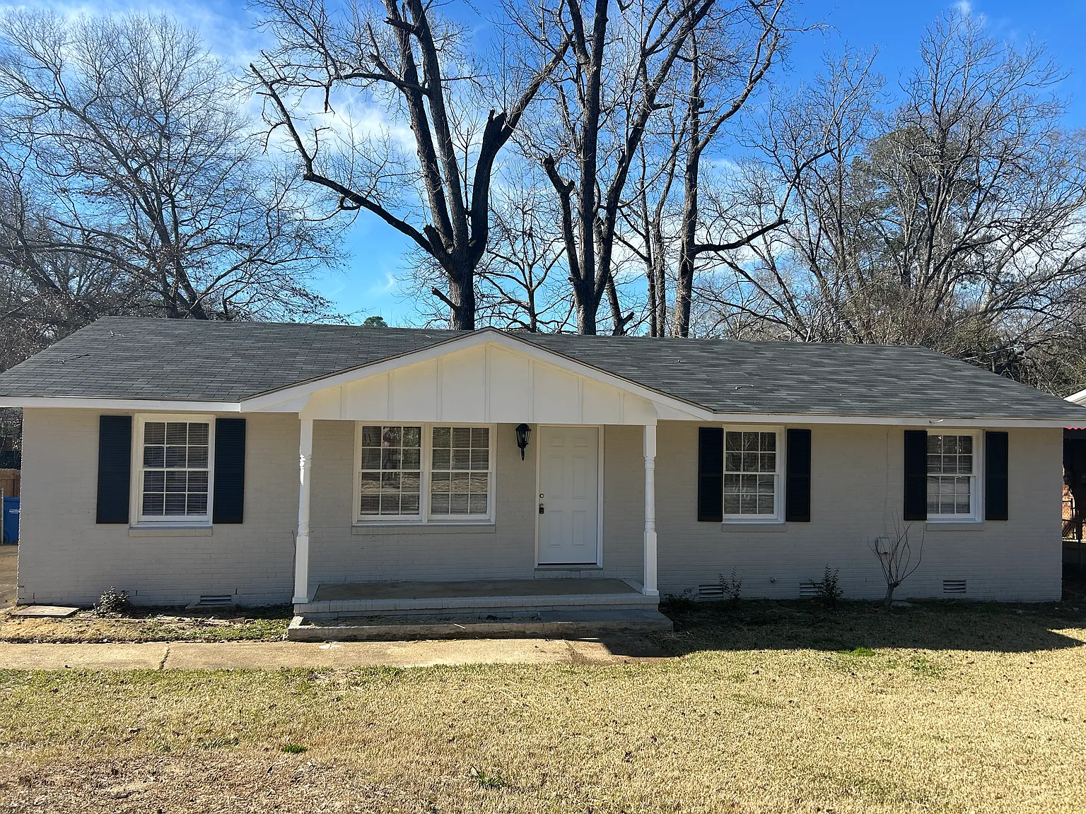 4 bed, 2.0 bath, 1300 sqft, $1,295 — Photo 1