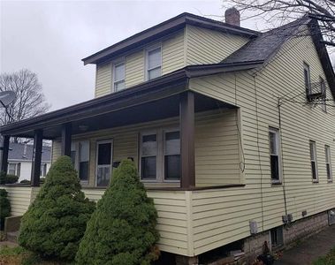 615 Killingly St, Johnston, RI, 02919