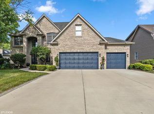 3955 Bluejay Ln, Naperville, IL 60564