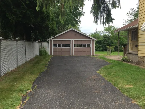 158 Spruce St, Elyria, OH 44035