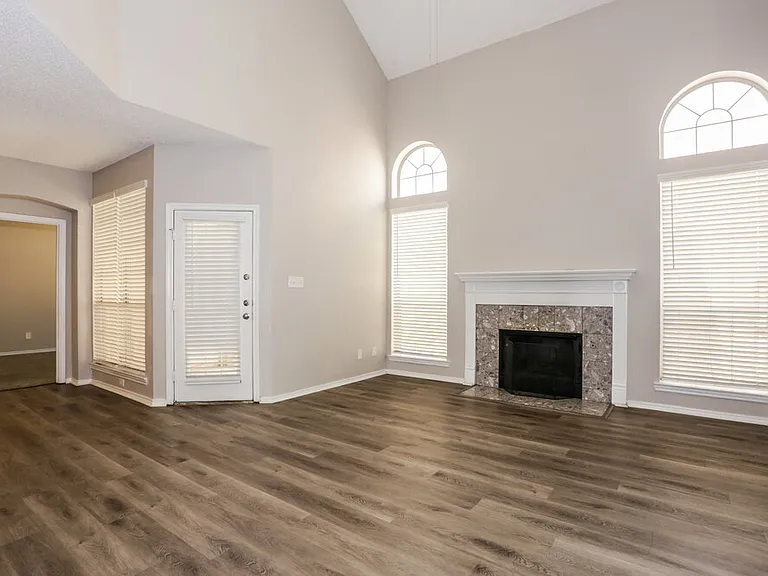 922 Golden Grove Dr — Photo 4