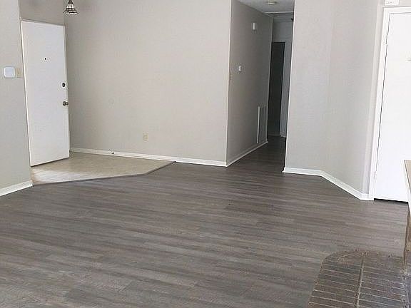 3rd image of 3515 Riverview Dr