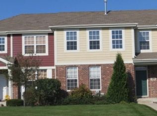 208 Longview Dr, Elgin, IL 60124