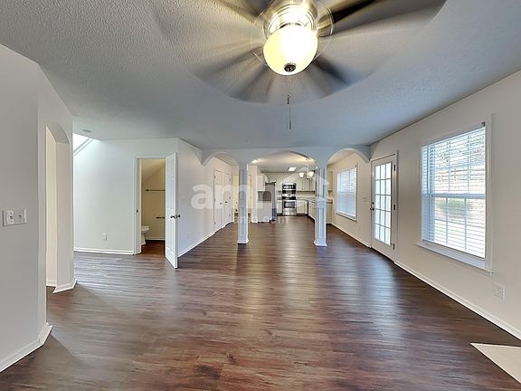 5th image of 2112 Coral Berry Ln