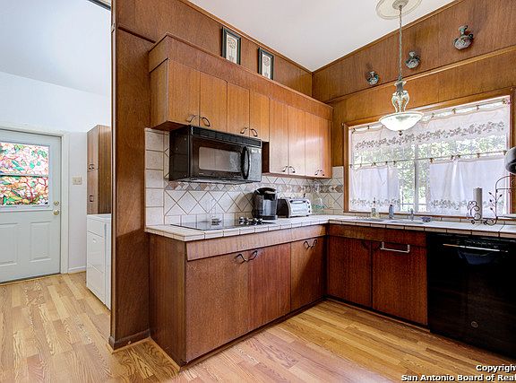 2nd image of 107 Clearview Dr