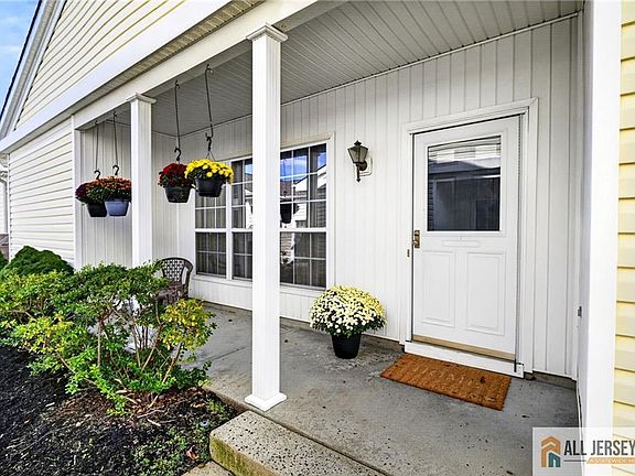 2nd image of 607 Waterside Blvd