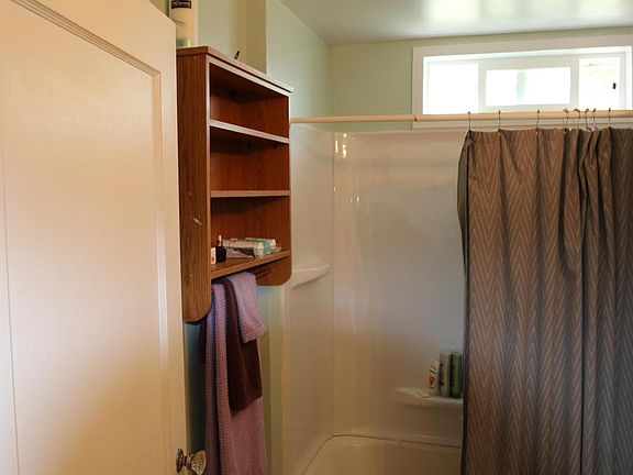 4th image of 502 Evergreen Dr