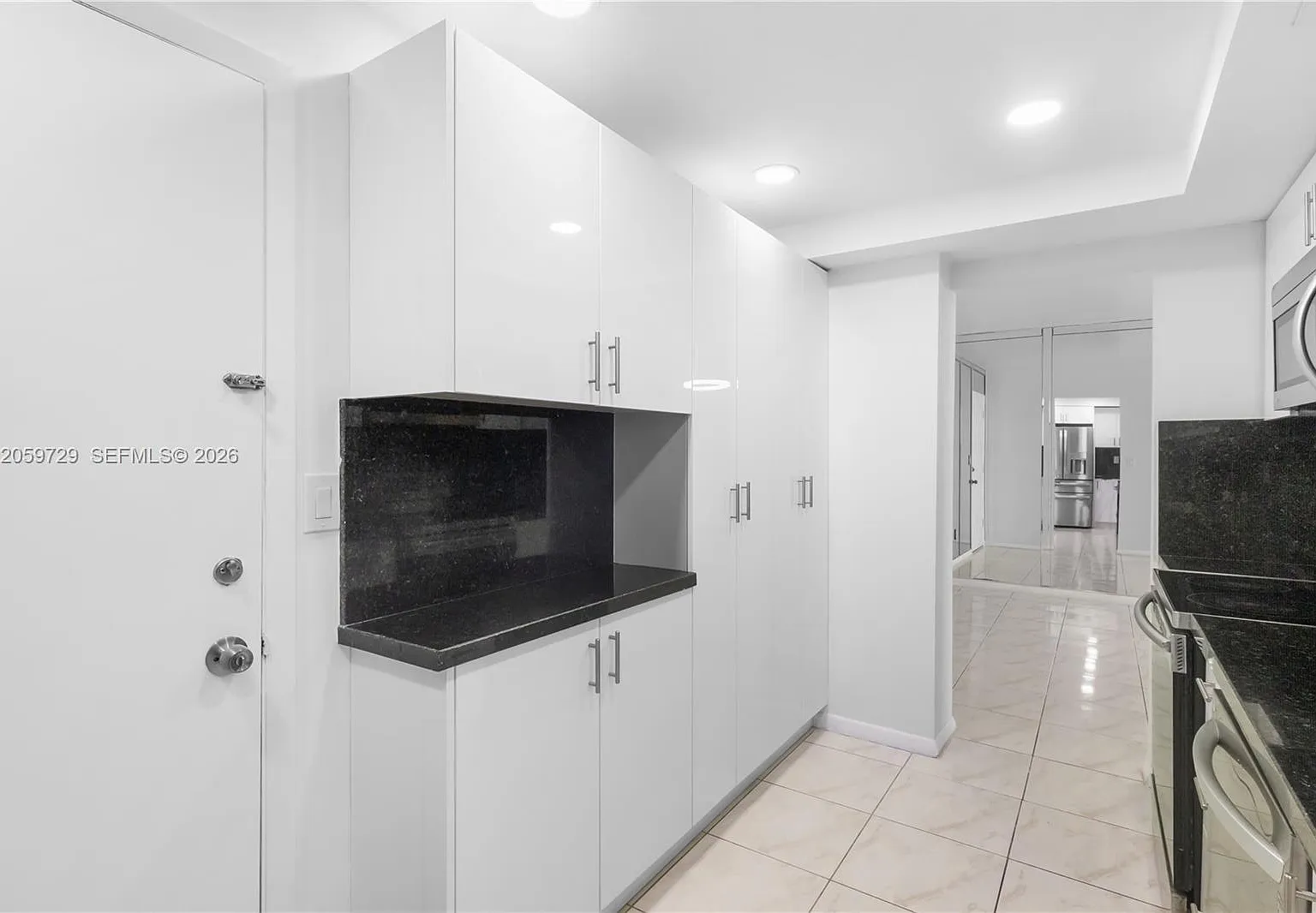 Plaza Towers South Condo — Photo 4