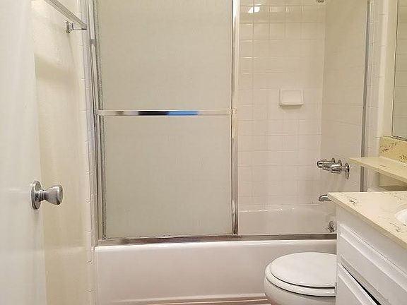 5th image of 4919 Narragansett Ave APT 5