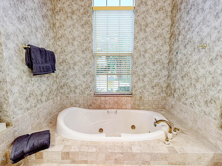 5549 Steamboat Rd — Photo 34