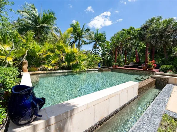 2535 River Reach DR, NAPLES, FL 34104