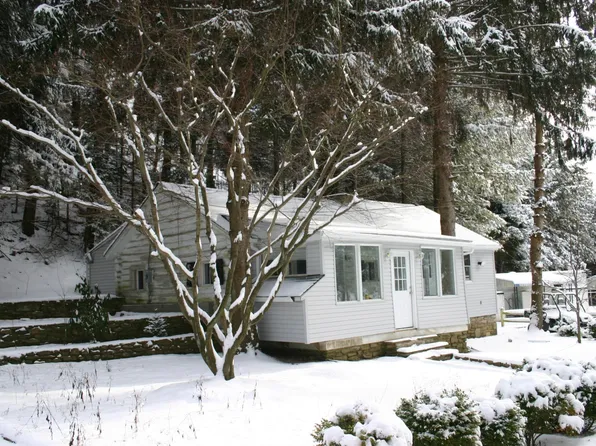 165 Stoney Brook Ln, Palmerton, PA 18071
