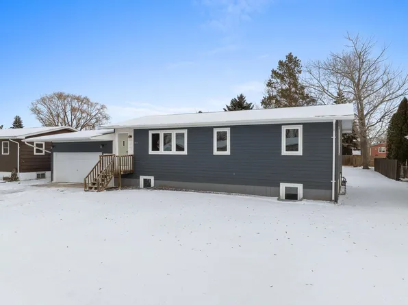 105 3rd Ave NW, Surrey, ND 58785