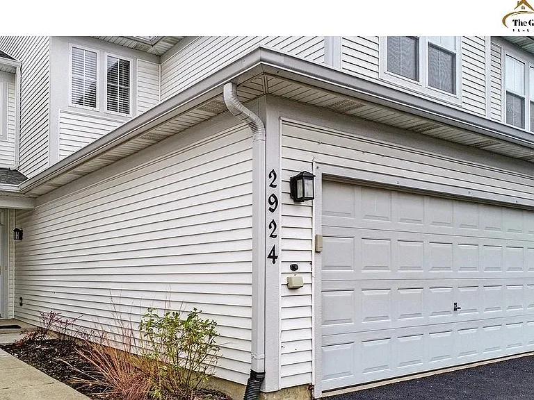 2924 Falling Waters Dr — Photo 2