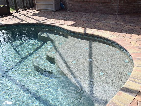 3rd image of 1817 Fairfax Ct S
