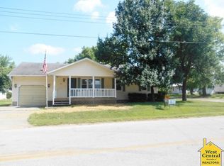 407 W Butterfield Trl, Cole Camp, MO 65325