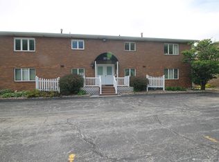 3715 35th St APT 4, Moline, IL 61265