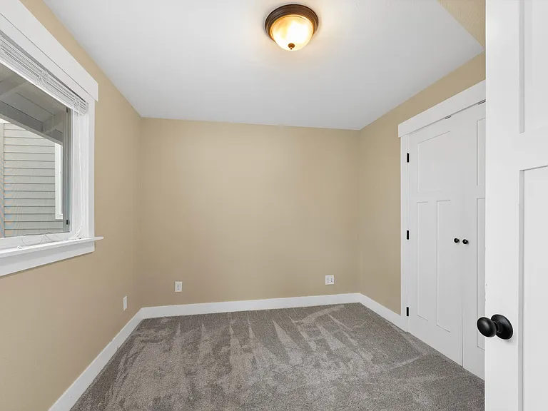 26616 NE Valley St — Photo 15