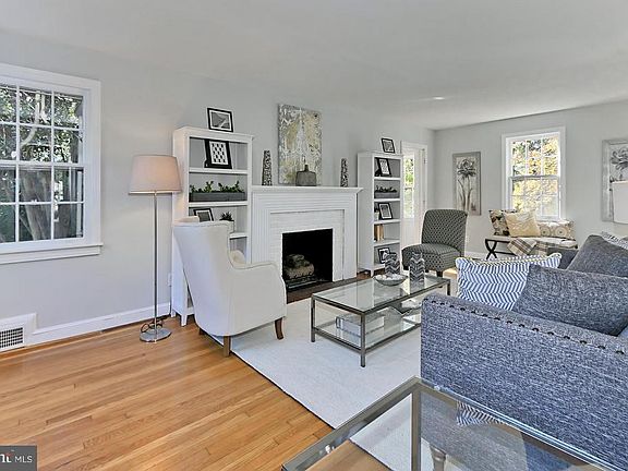 5th image of 6111 Wooten Dr