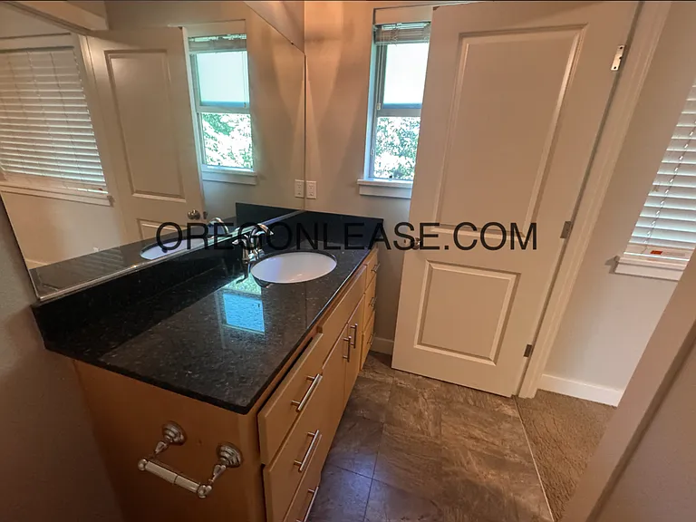 963 Lorella Ave — Photo 11