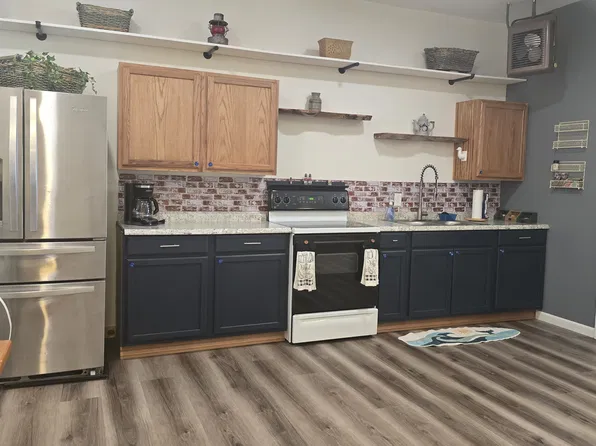 392 Fir Ave, Reedsport, OR 97467