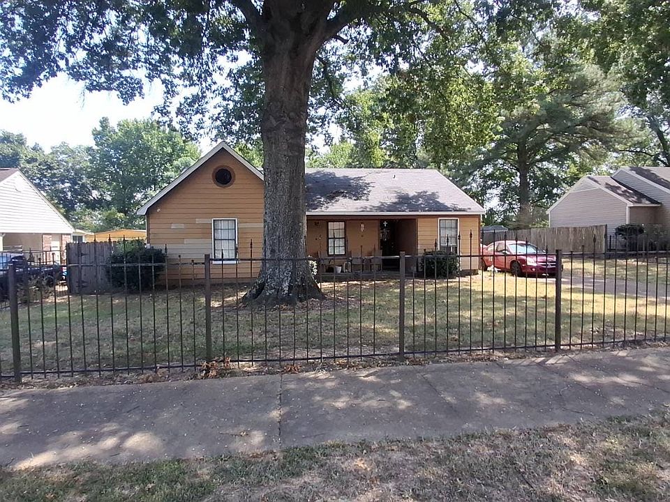 1st image of 3926 Christine Gardens Rd E