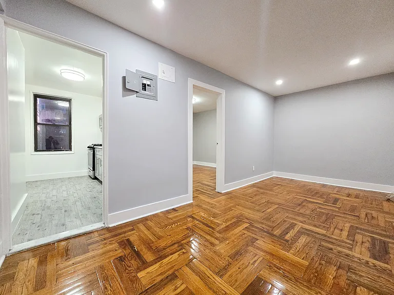 525 Riverdale Ave #7F — Photo 3