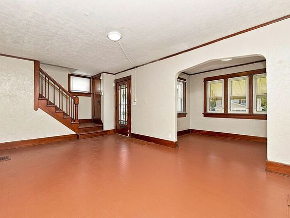 5th image of 147 W Hudson Ave