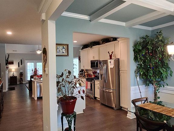 3rd image of 211 Turner Run Dr