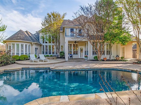 2nd image of 165 Creekway Bnd