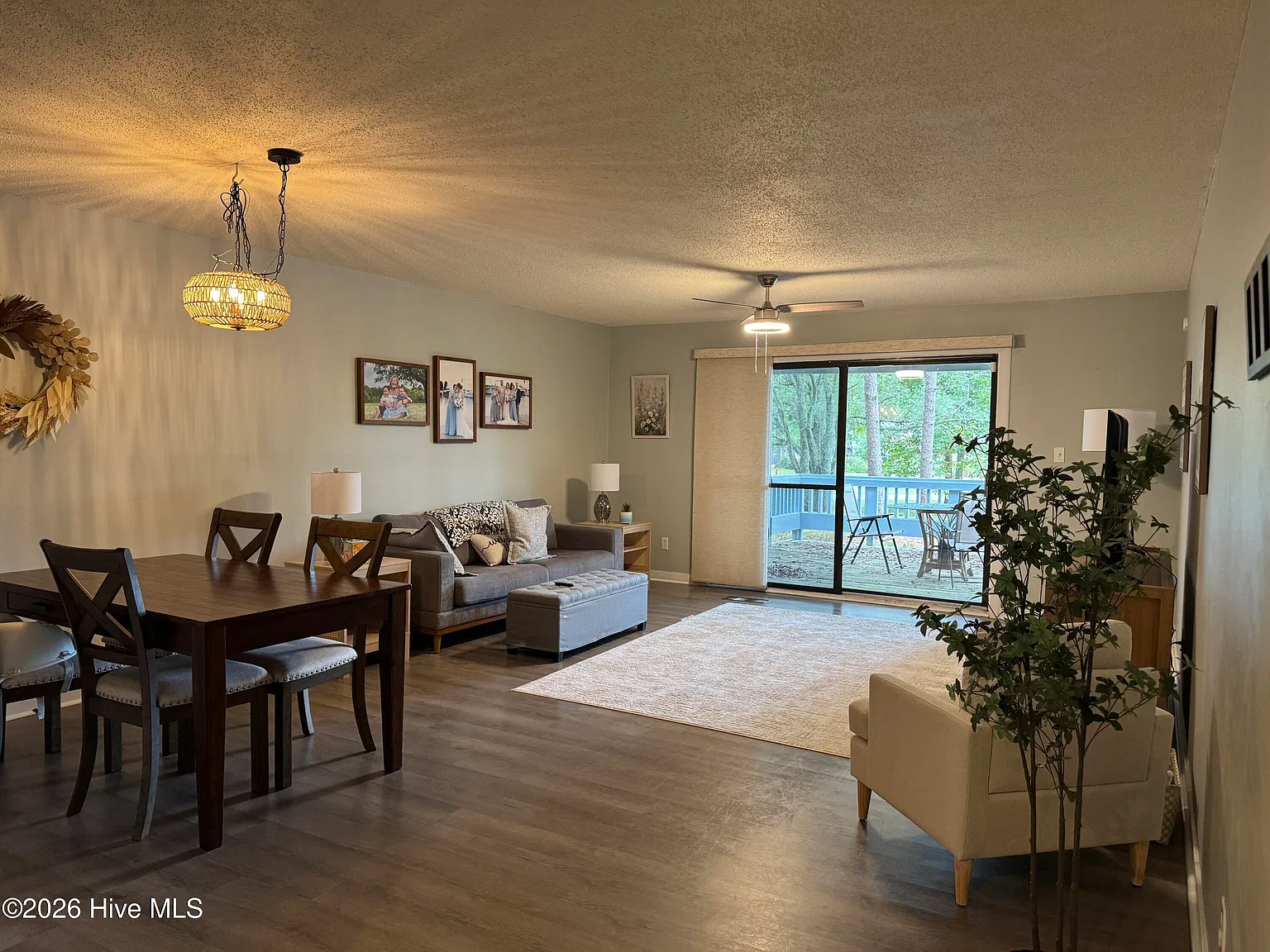 1204 Harbourside Dr — Photo 2