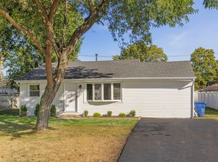 7818 W 99th St, Hickory Hills, IL
