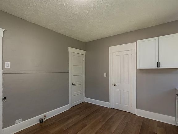 5th image of 353 S Maple St