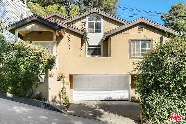 1st image of 8937 Holly Pl