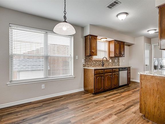 4th image of 3117 Manchester Dr