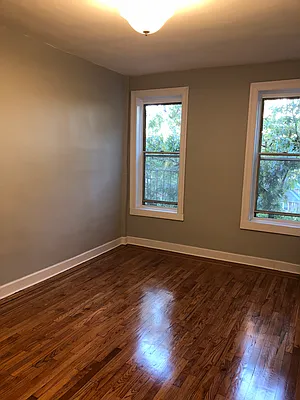 Rented by Chana Ofek, LREB | media 11