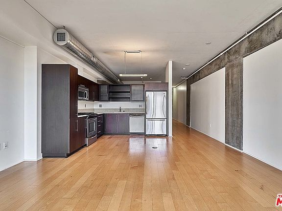 4th image of 1100 S Hope St APT 1305