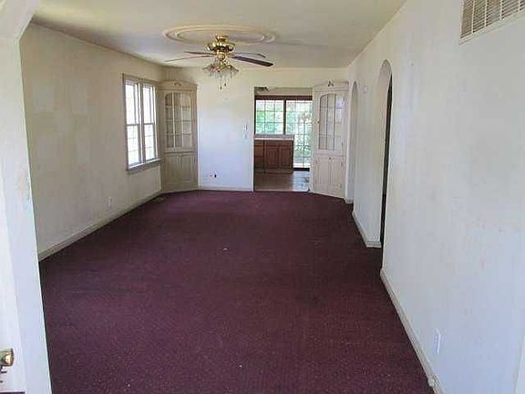 3rd image of 712 N Vine St