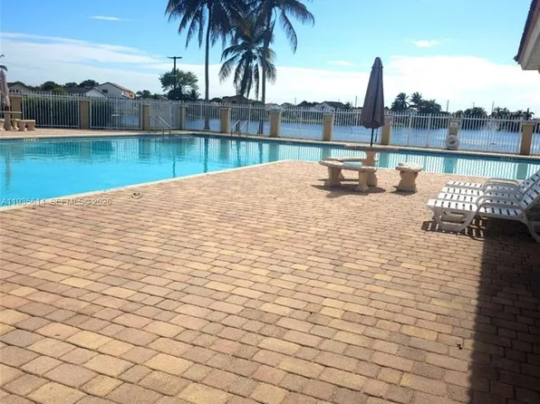 5571 NW 188th St, Miami Gardens, FL 33055