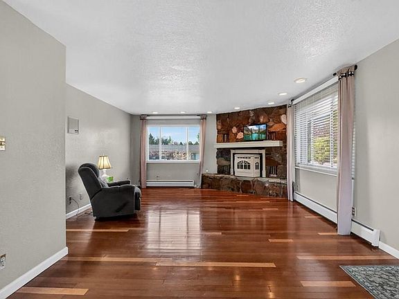 5th image of 3224 Vail Ave