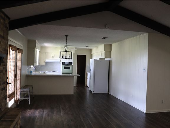 4th image of 1147 Riverview Dr