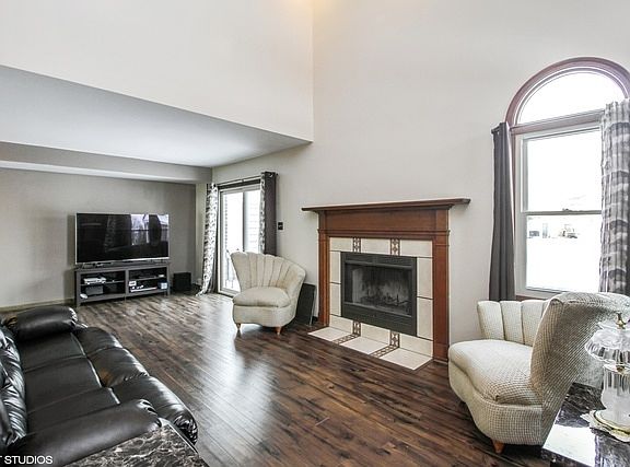 4th image of 9323 Wherry Ln Unit 0